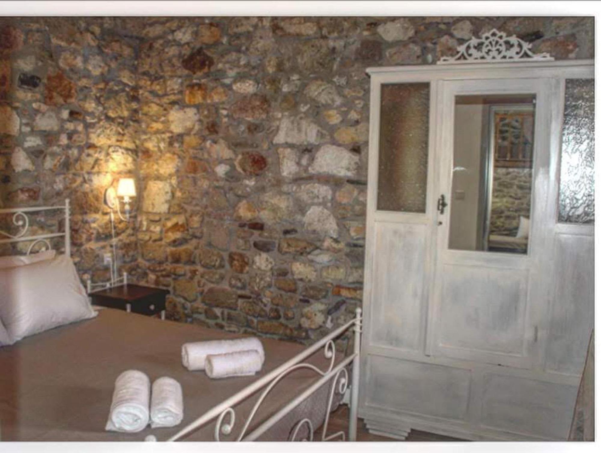 M&M Stone-Village House-Family-Vintage ลินดอส ภายนอก รูปภาพ