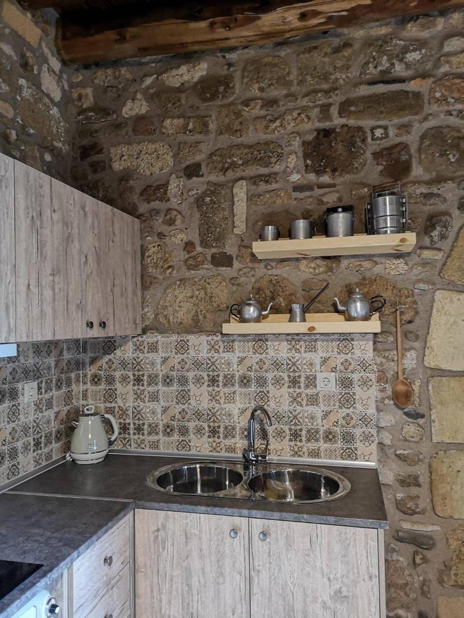 M&M Stone-Village House-Family-Vintage ลินดอส ภายนอก รูปภาพ